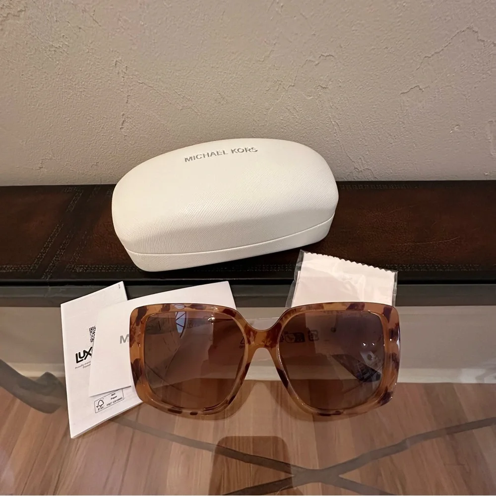 NWT Michael Kors Tan Tortoise Shell Bellamonte Oversized Square Sunglasses